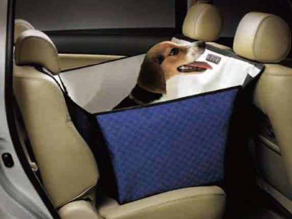 Automobile Pet Mat for Auto Interior  Accessories made by Singform Enterprise Co., Ltd.　新灃企業股份有限公司 - MatchSupplier.com