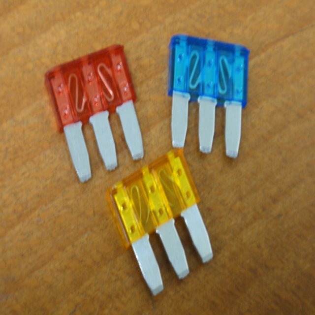 Bus Blade Fuse for Electrical Parts made by CHE YEN INDUSTRIAL CO., LTD.　啟運興業股份有限公司 - MatchSupplier.com