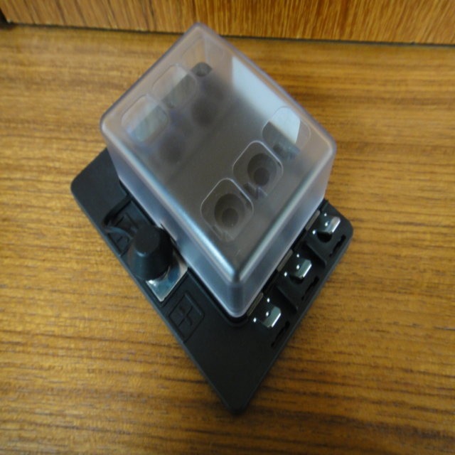 Agricultural / Tractor Fuse Block Box Holder for Electrical Parts made by CHE YEN INDUSTRIAL CO., LTD.　啟運興業股份有限公司 - MatchSupplier.com